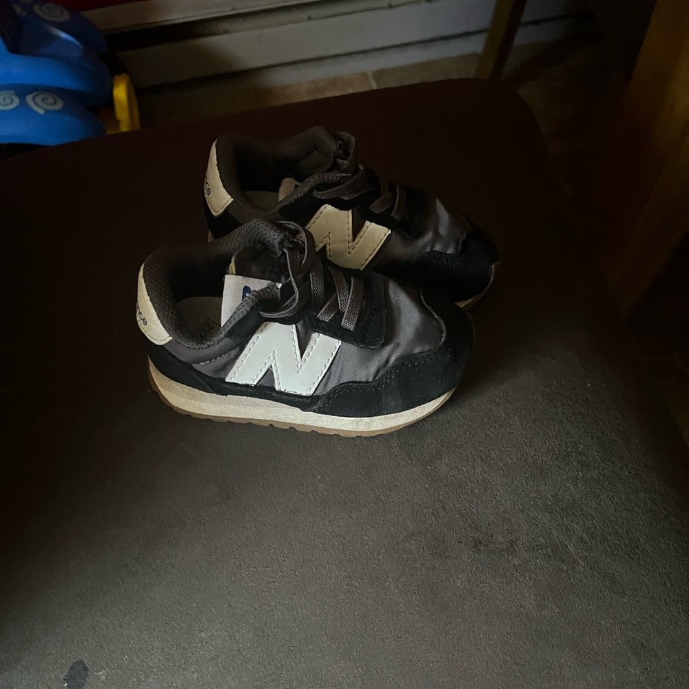 New balance toddler sneaker size 6